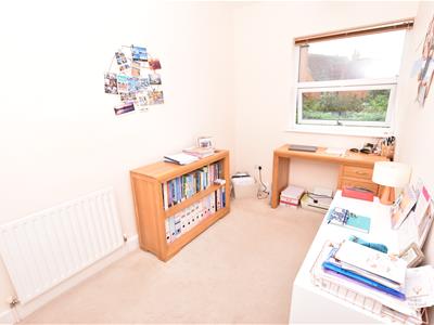 DOUBLE BEDROOM